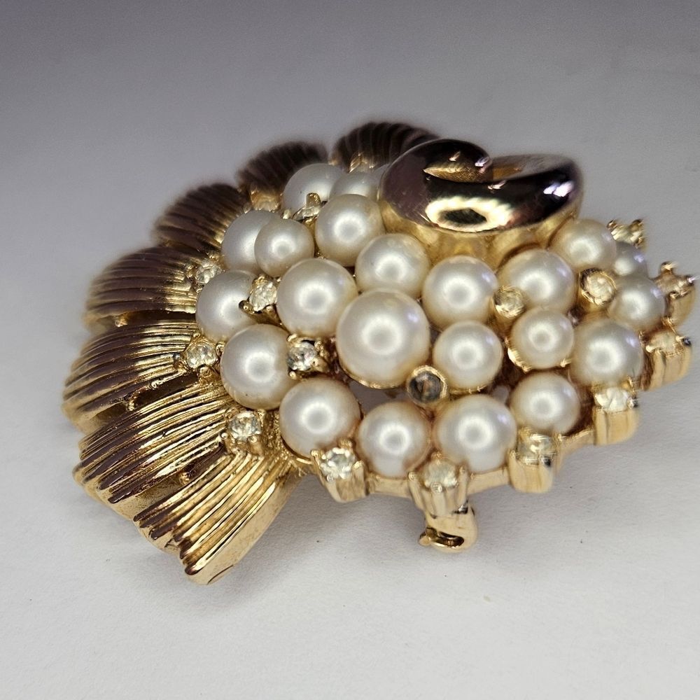 Vintage Signed Crown Trifari 1950s Alfred Philippe Faux Pearl Rhinestone Brooch - Picture 11 of 13